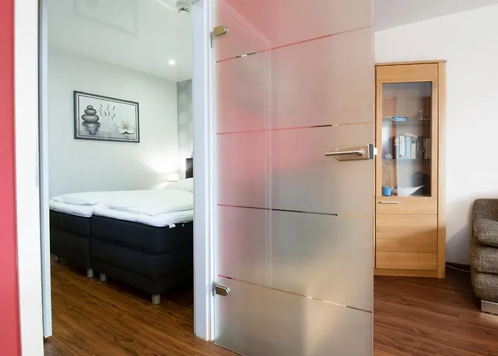 Erste Reihe * 沙博伊茨